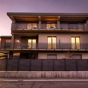 https://lake-home-holiday.it-lombardy.com