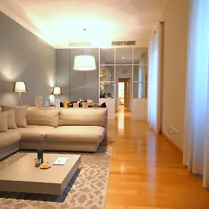 https://heart-apartments-duomo-castello.it-lombardy.com