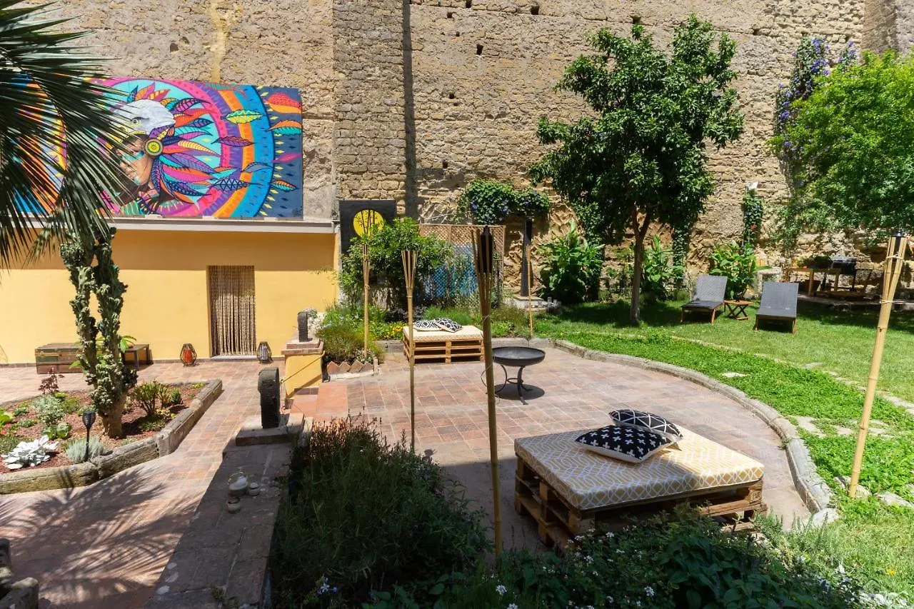 Hostel Hopestel Secret Garden Napoli Italy