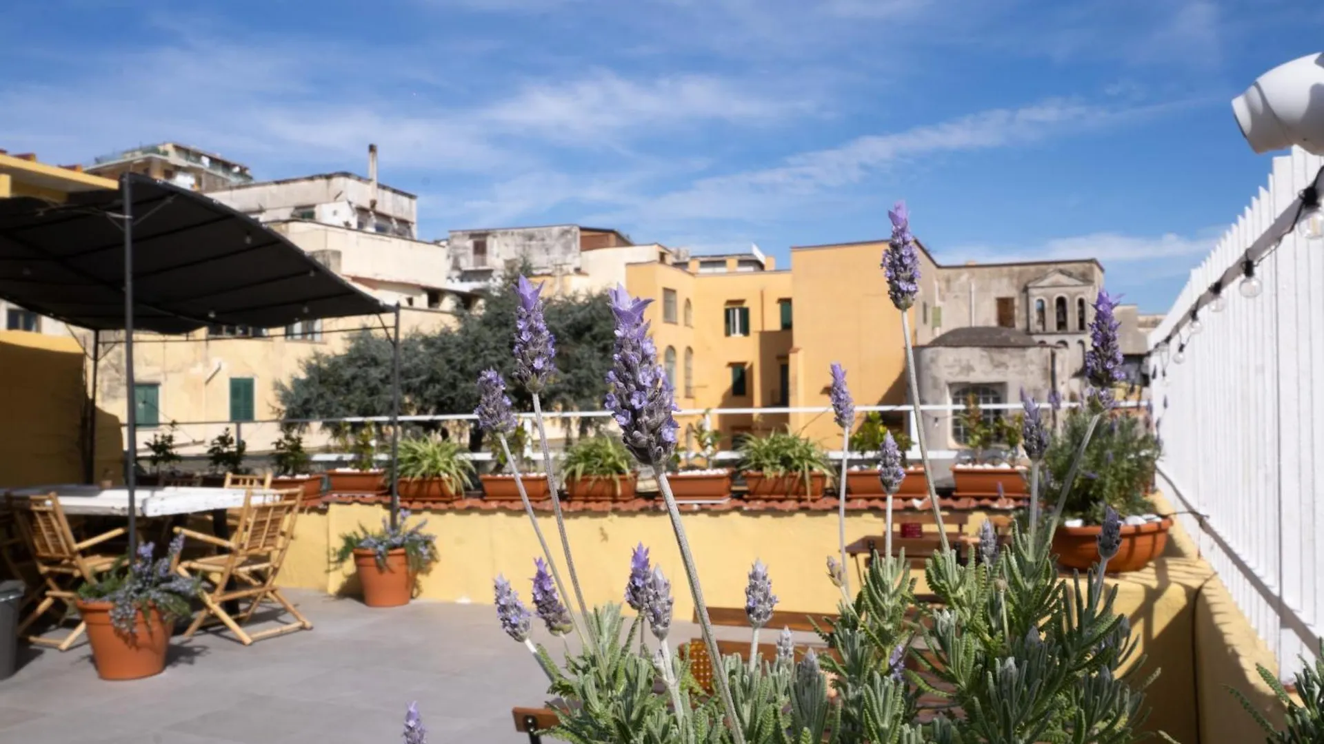 Hopestel Secret Garden Napoli Hostel