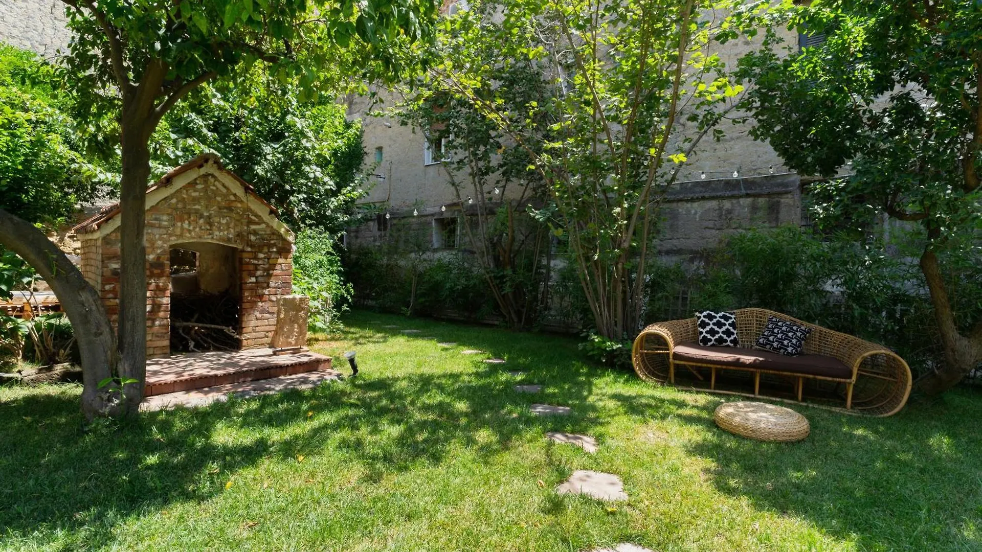 Hopestel Secret Garden Napoli Hostel Naples